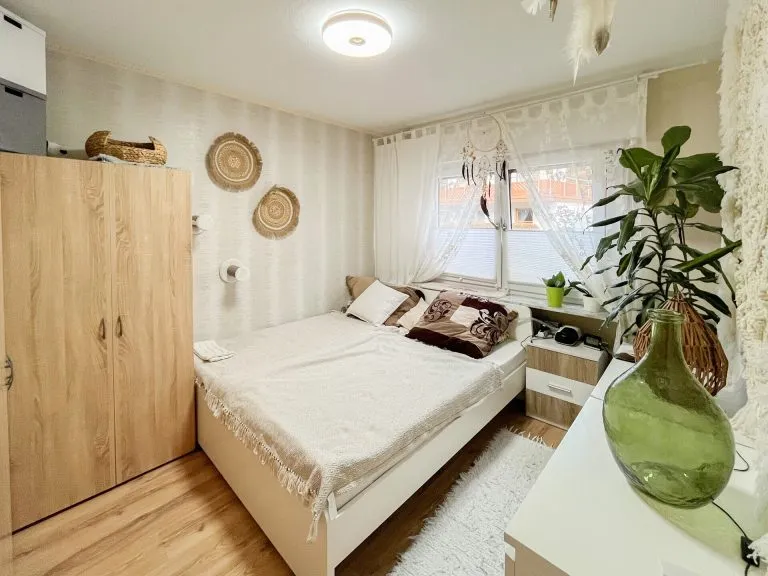 Immobilienangebot - Siegen / Eiserfeld - Alle - Großzügiges Einfamilienhaus mit Einliegerwohnung in bevorzugter Lage von Siegen-Eiserfeld!