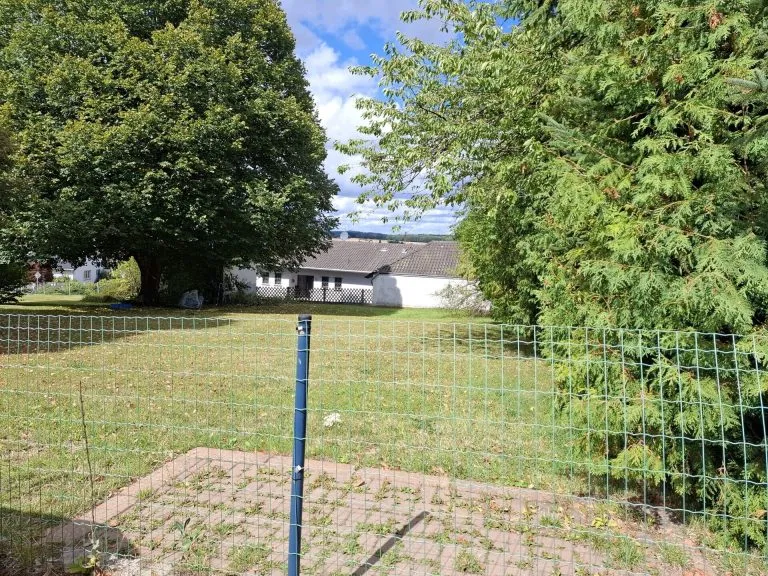 Immobilienangebot - Altenkirchen VG - Alle - Attraktiver Bauplatz mit ehemaligem Backes unweit von Altenkirchen!