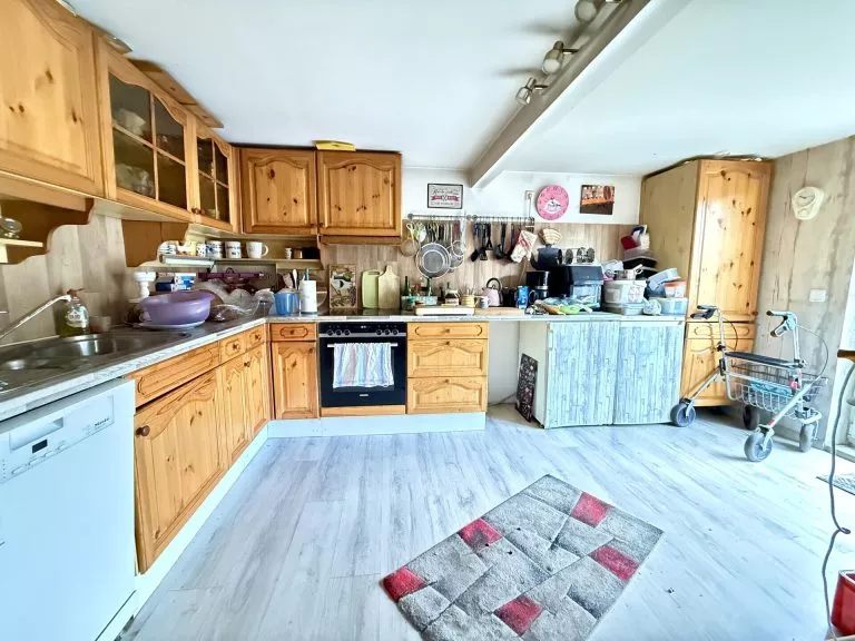Immobilienangebot - Neunkirchen - Alle - Wohnen mit Charakter: Gepflegtes Fachwerkhaus mit Scheune und Terrasse!