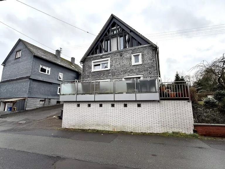 Immobilienangebot - Neunkirchen - Alle - Wohnen mit Charakter: Gepflegtes Fachwerkhaus mit Scheune und Terrasse!