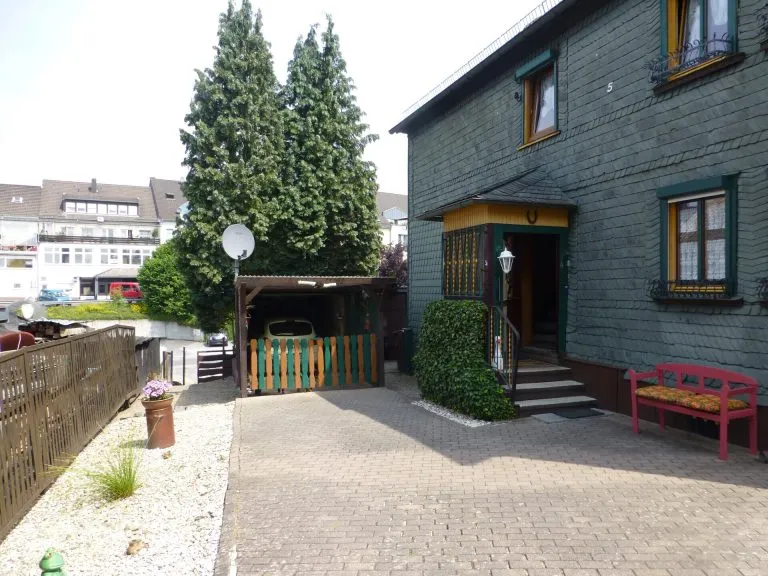 Immobilienangebot - Hamm/Sieg - Alle - Sanierungsbedürftiges Fachwerkhaus mit Stellplatz und reichlich Gestaltungspotenzial – ideal für den Handwerker!