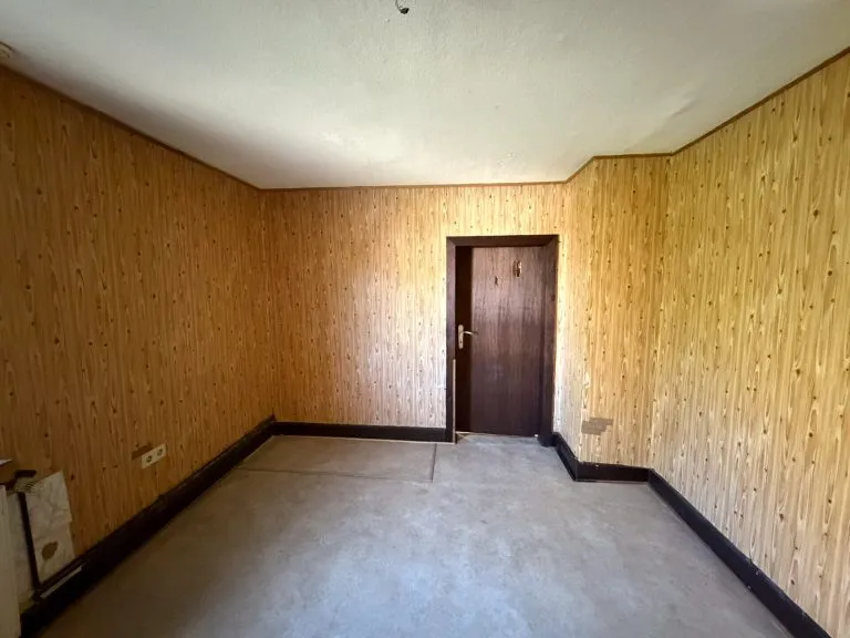 Immobilienangebot - Hamm/Sieg - Alle - Sanierungsbedürftiges Fachwerkhaus mit Stellplatz und reichlich Gestaltungspotenzial – ideal für den Handwerker!