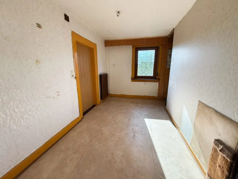 Immobilienangebot - Hamm/Sieg - Alle - Sanierungsbedürftiges Fachwerkhaus mit Stellplatz und reichlich Gestaltungspotenzial – ideal für den Handwerker!