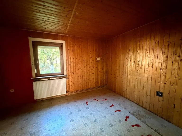 Immobilienangebot - Hamm/Sieg - Alle - Sanierungsbedürftiges Fachwerkhaus mit Stellplatz und reichlich Gestaltungspotenzial – ideal für den Handwerker!