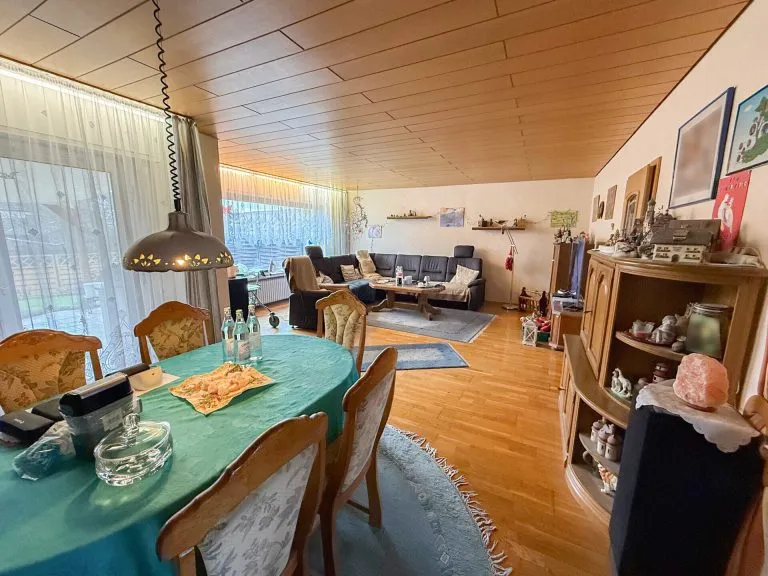 Immobilienangebot - Bonn - Alle - Dörfliche Lebensstruktur trifft auf Bonner City - Anbindung: solides Reihenhaus mit Garten & Garage!