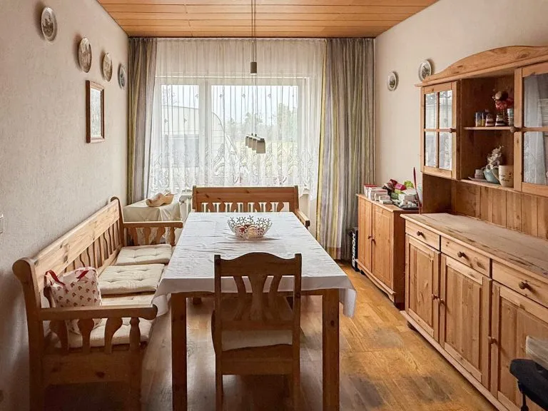 Immobilienangebot - Bonn - Alle - Dörfliche Lebensstruktur trifft auf Bonner City - Anbindung: solides Reihenhaus mit Garten & Garage!