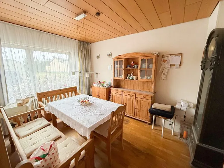 Immobilienangebot - Bonn - Alle - Dörfliche Lebensstruktur trifft auf Bonner City - Anbindung: solides Reihenhaus mit Garten & Garage!