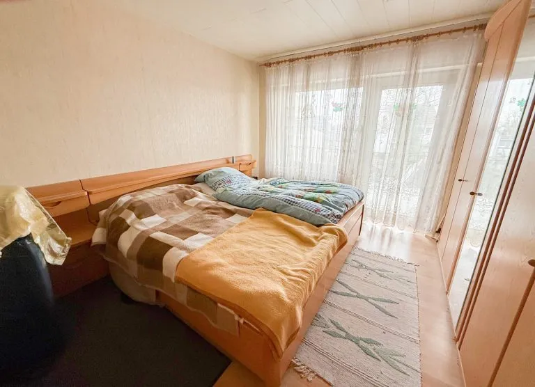 Immobilienangebot - Bonn - Alle - Dörfliche Lebensstruktur trifft auf Bonner City - Anbindung: solides Reihenhaus mit Garten & Garage!