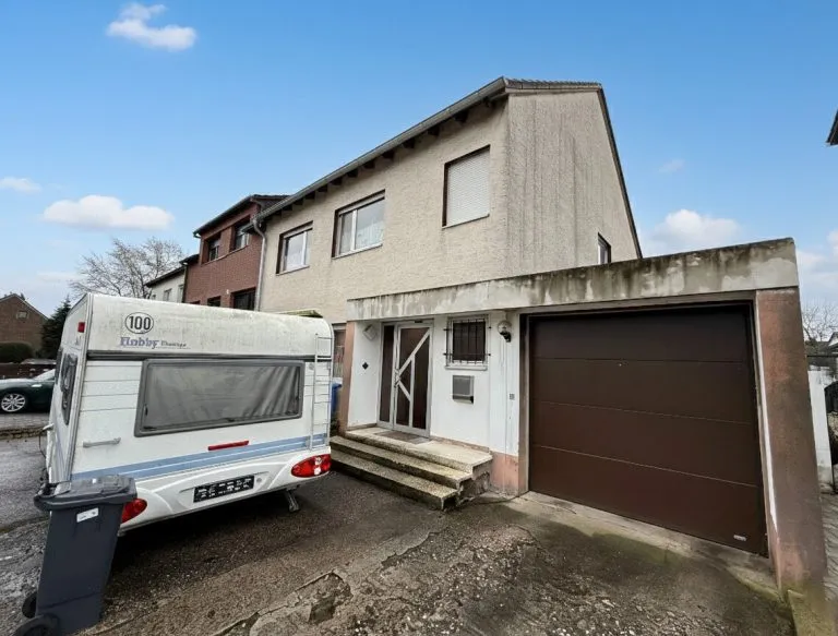 Immobilienangebot - Bonn - Alle - Dörfliche Lebensstruktur trifft auf Bonner City - Anbindung: solides Reihenhaus mit Garten & Garage!