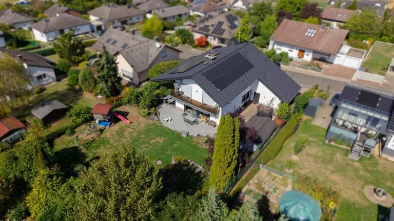 Immobilienangebot - Hünfelden - Alle - Saniertes und freistehendes Einfamilienhaus auf großem Grundstück in herrlicher Lage bei Limburg!