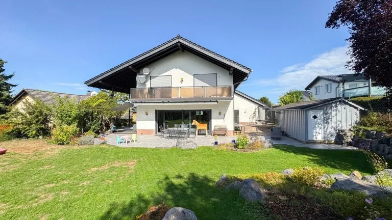 Immobilienangebot - Hünfelden - Alle - Saniertes und freistehendes Einfamilienhaus auf großem Grundstück in herrlicher Lage bei Limburg!
