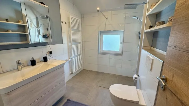 Immobilienangebot - Hünfelden - Alle - Saniertes und freistehendes Einfamilienhaus auf großem Grundstück in herrlicher Lage bei Limburg!