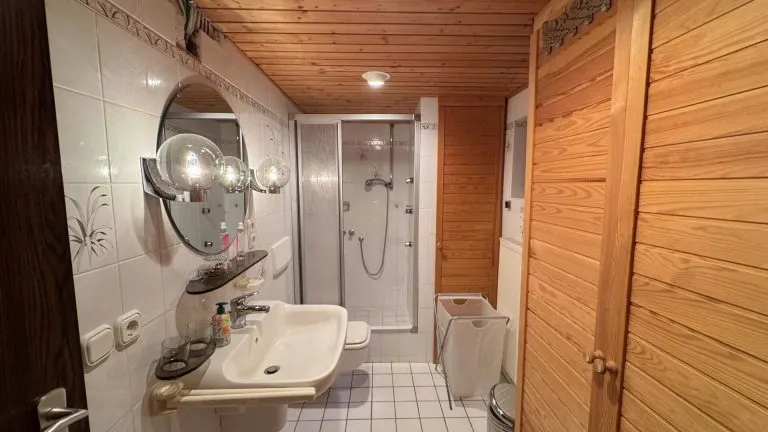 Immobilienangebot - Hünfelden - Alle - Saniertes und freistehendes Einfamilienhaus auf großem Grundstück in herrlicher Lage bei Limburg!