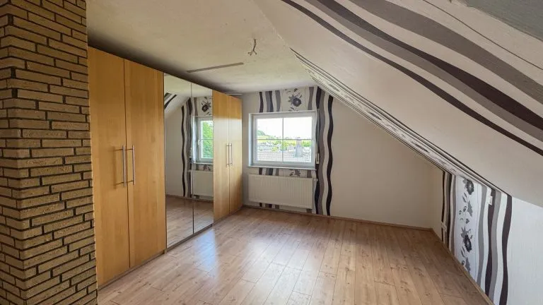 Immobilienangebot - Ettinghausen - Alle - Freistehendes und schickes Einfamilienhaus mit großem Garten zur Miete!