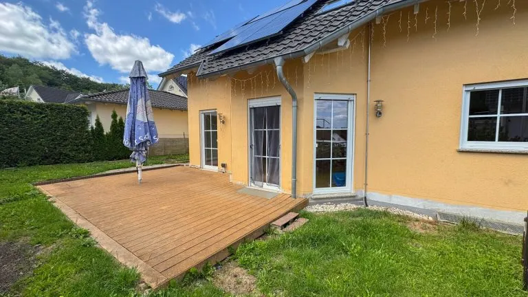 Immobilienangebot - Ettinghausen - Alle - Freistehendes und schickes Einfamilienhaus mit großem Garten zur Miete!