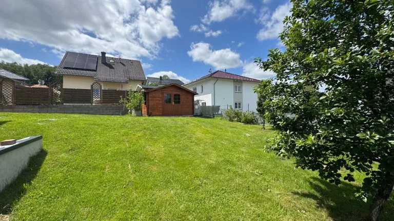 Immobilienangebot - Ettinghausen - Alle - Freistehendes und schickes Einfamilienhaus mit großem Garten zur Miete!