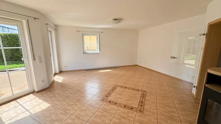 Immobilienangebot - Ettinghausen - Alle - Freistehendes und schickes Einfamilienhaus mit großem Garten zur Miete!