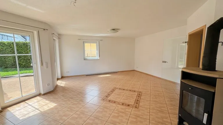 Immobilienangebot - Ettinghausen - Alle - Freistehendes und schickes Einfamilienhaus mit großem Garten zur Miete!