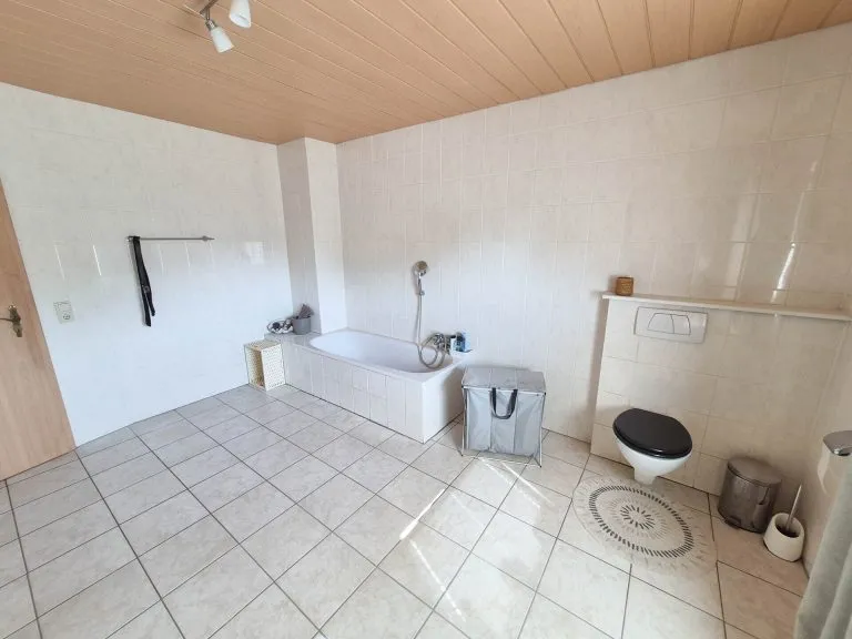 Immobilienangebot - Buchholz - Alle - Top-gepflegtes, neuwertiges Einfamilienhaus nähe Asbach zu verkaufen!