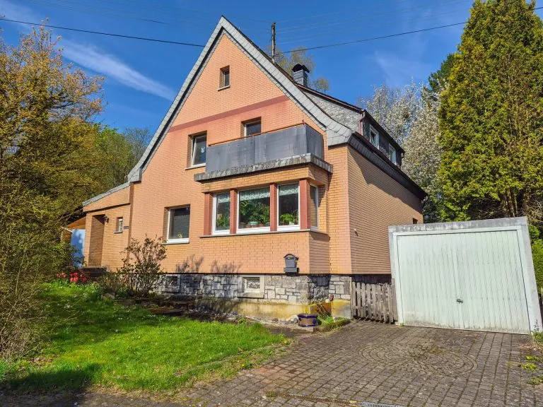 Immobilienangebot - Dierdorf - Alle - Geräumiges Wohnhaus in bevorzugter Wohnlage von Dierdorf zu verkaufen!