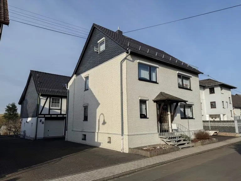 Immobilienangebot - Mündersbach - Alle - 2 Wohnhäuser auf großem Grundstück in ruhiger Ortsrandlage! Ideal für Mehrgenerationen
