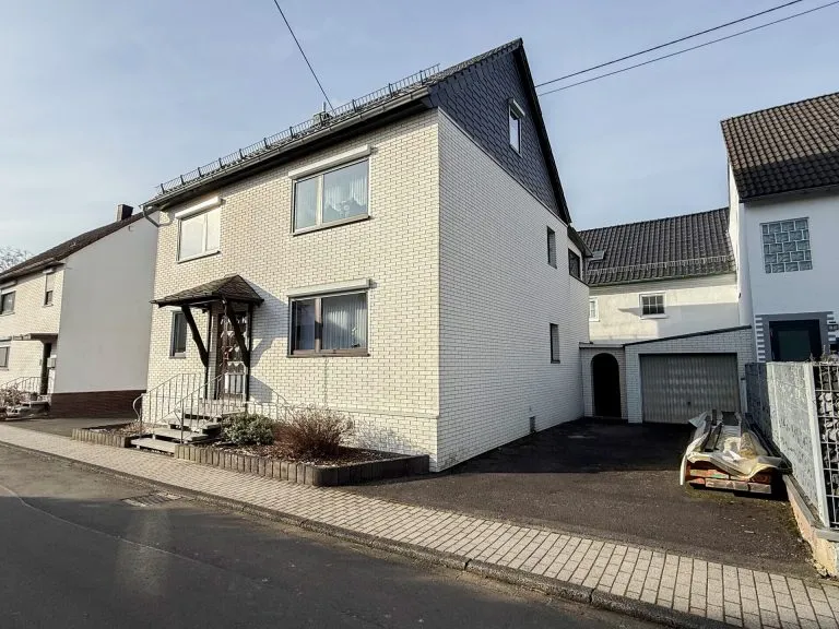Immobilienangebot - Mündersbach - Alle - 2 Wohnhäuser auf großem Grundstück in ruhiger Ortsrandlage! Ideal für Mehrgenerationen