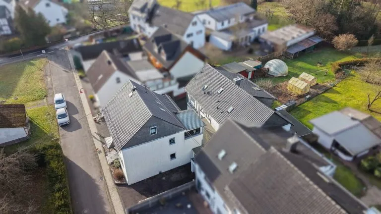 Immobilienangebot - Mündersbach - Alle - 2 Wohnhäuser auf großem Grundstück in ruhiger Ortsrandlage! Ideal für Mehrgenerationen