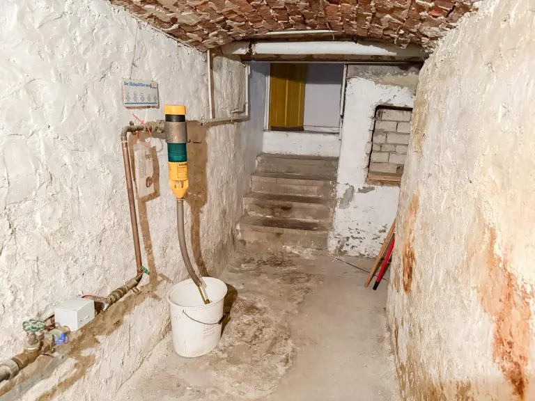 Immobilienangebot - Mündersbach - Alle - 2 Wohnhäuser auf großem Grundstück in ruhiger Ortsrandlage! Ideal für Mehrgenerationen