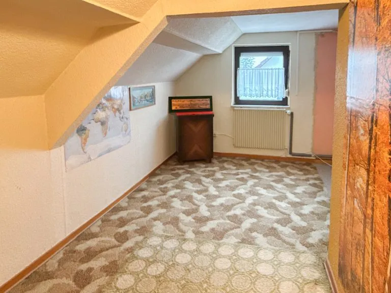 Immobilienangebot - Mündersbach - Alle - 2 Wohnhäuser auf großem Grundstück in ruhiger Ortsrandlage! Ideal für Mehrgenerationen