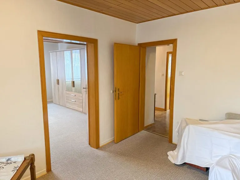 Immobilienangebot - Mündersbach - Alle - 2 Wohnhäuser auf großem Grundstück in ruhiger Ortsrandlage! Ideal für Mehrgenerationen