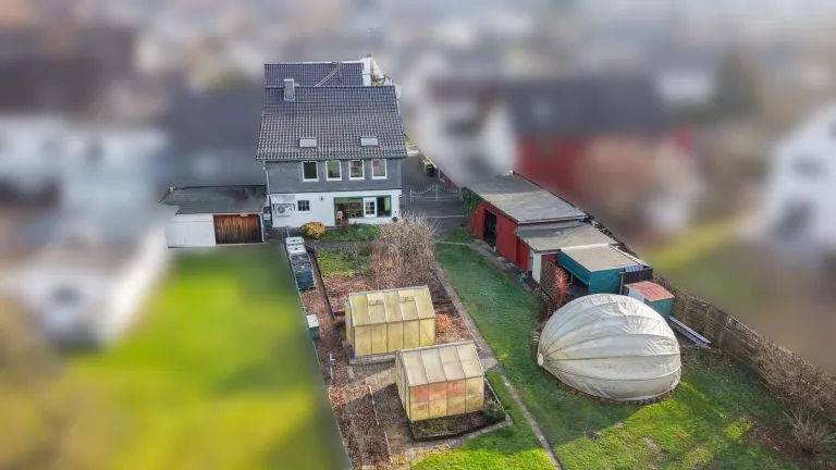Immobilienangebot - Mündersbach - Alle - 2 Wohnhäuser auf großem Grundstück in ruhiger Ortsrandlage! Ideal für Mehrgenerationen