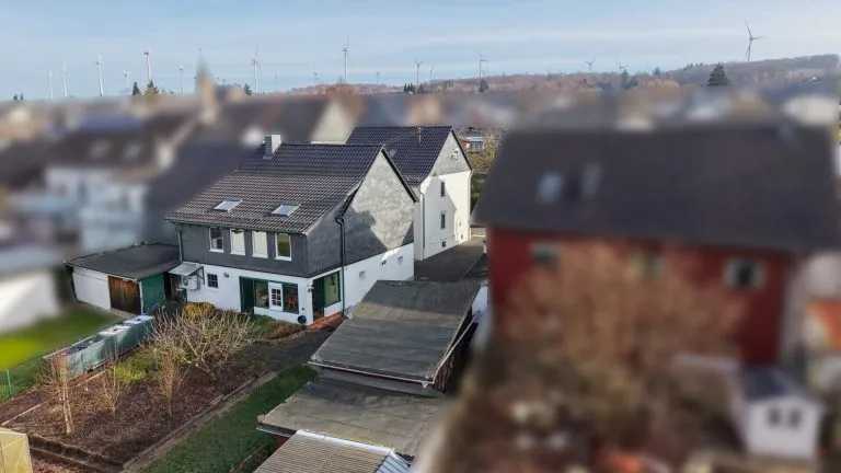 Immobilienangebot - Mündersbach - Alle - 2 Wohnhäuser auf großem Grundstück in ruhiger Ortsrandlage! Ideal für Mehrgenerationen