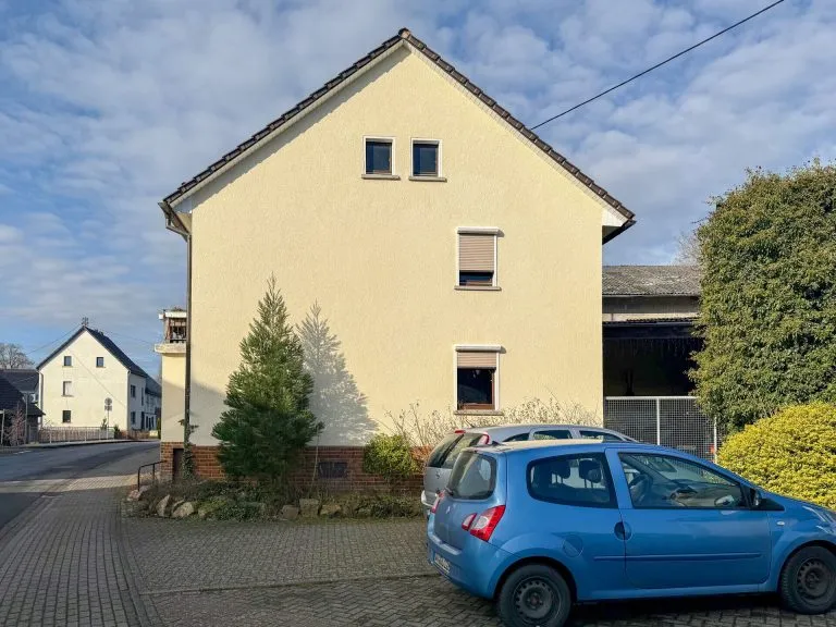 Immobilienangebot - Hachenburg VG - Alle - Bauernhaus als Hofstätte mit Nebengebäuden in unmittelbarer Nähe zu Hachenburg!