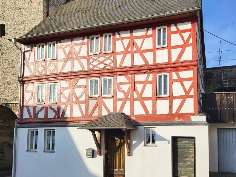 Immobilienangebot - Dausenau - Alle - Sanierungsbedürftiges Fachwerkhaus mit Charme und Potenzial sucht neue Eigentümer!