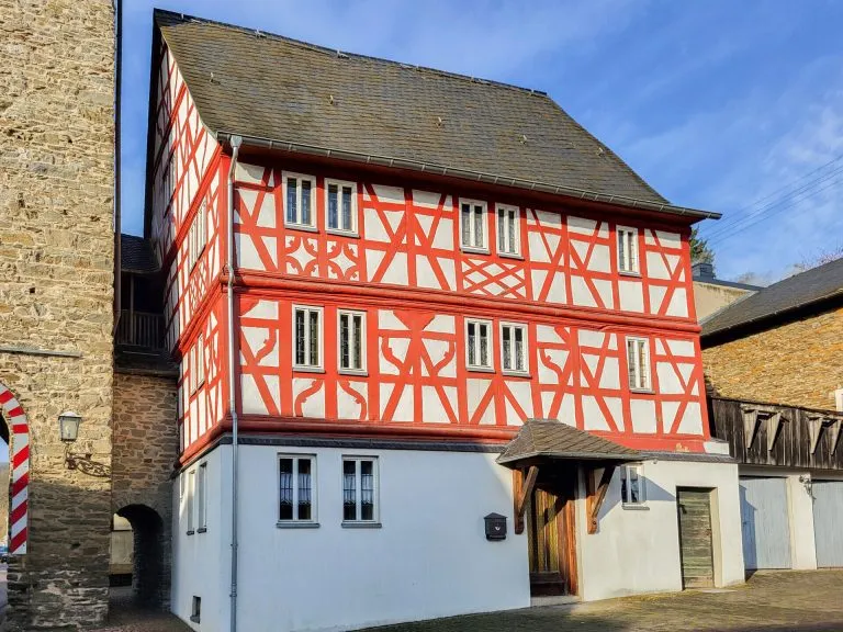 Immobilienangebot - Dausenau - Alle - Sanierungsbedürftiges Fachwerkhaus mit Charme und Potenzial sucht neue Eigentümer!
