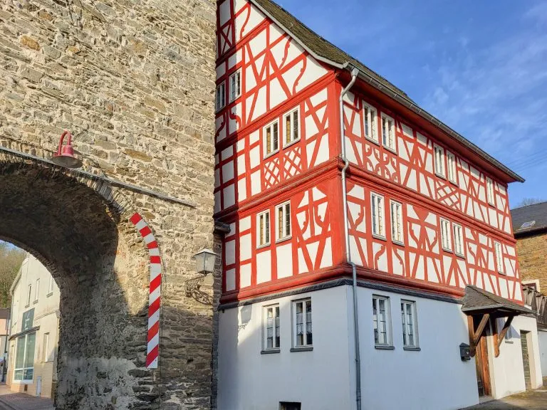 Immobilienangebot - Dausenau - Alle - Sanierungsbedürftiges Fachwerkhaus mit Charme und Potenzial sucht neue Eigentümer!