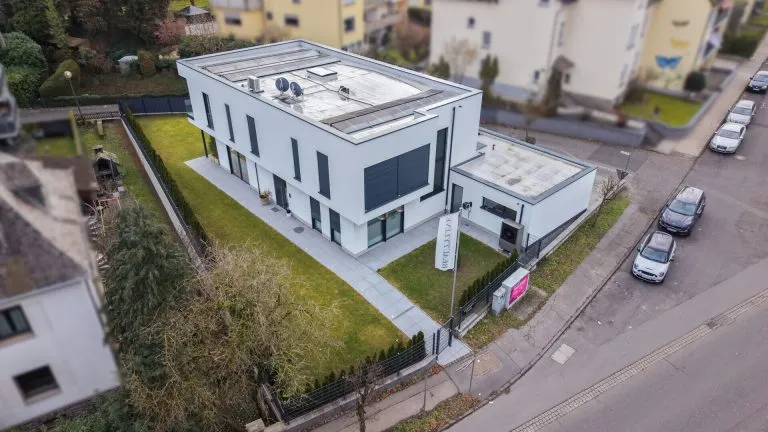 Immobilienangebot - Bendorf-Sayn - Alle - Stilvolle Luxusimmobilie mit Premium-Ausstattung, großer Doppelgarage und großzügigem Raumkonzept!
