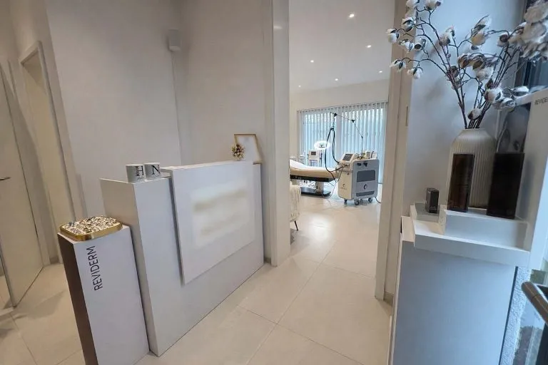 Immobilienangebot - Bendorf-Sayn - Alle - Stilvolle Luxusimmobilie mit Premium-Ausstattung, großer Doppelgarage und großzügigem Raumkonzept!