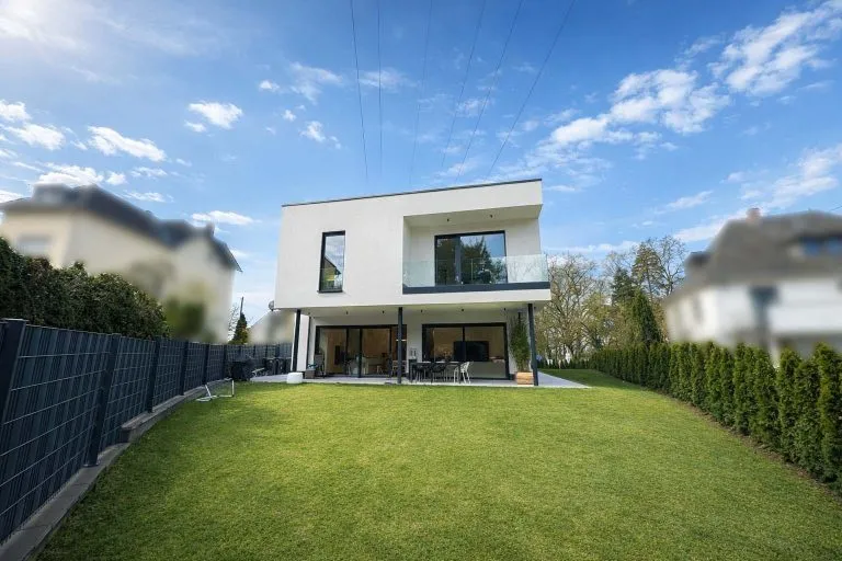 Immobilienangebot - Bendorf-Sayn - Alle - Stilvolle Luxusimmobilie mit Premium-Ausstattung, großer Doppelgarage und großzügigem Raumkonzept!