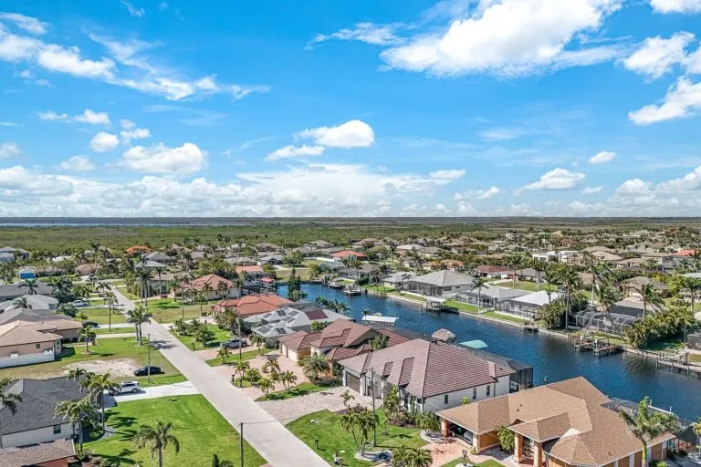 Immobilienangebot - Cape Coral - Alle - Gepflegtes Einfamilienhaus in begehrter Wohnlage von Cape Coral!