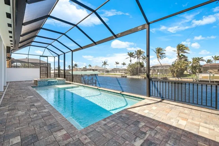 Immobilienangebot - Cape Coral - Alle - Gepflegtes Einfamilienhaus in begehrter Wohnlage von Cape Coral!
