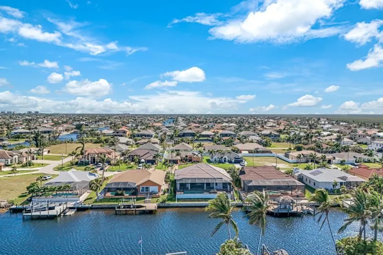 Immobilienangebot - Cape Coral - Alle - Gepflegtes Einfamilienhaus in begehrter Wohnlage von Cape Coral!