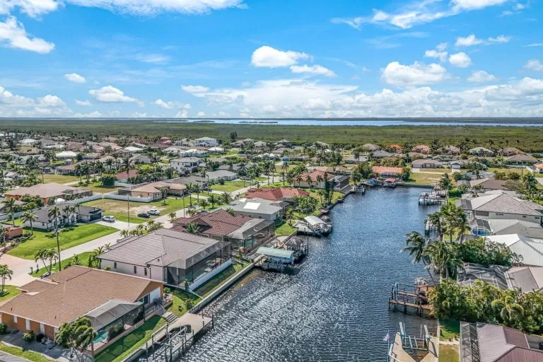 Immobilienangebot - Cape Coral - Alle - Gepflegtes Einfamilienhaus in begehrter Wohnlage von Cape Coral!