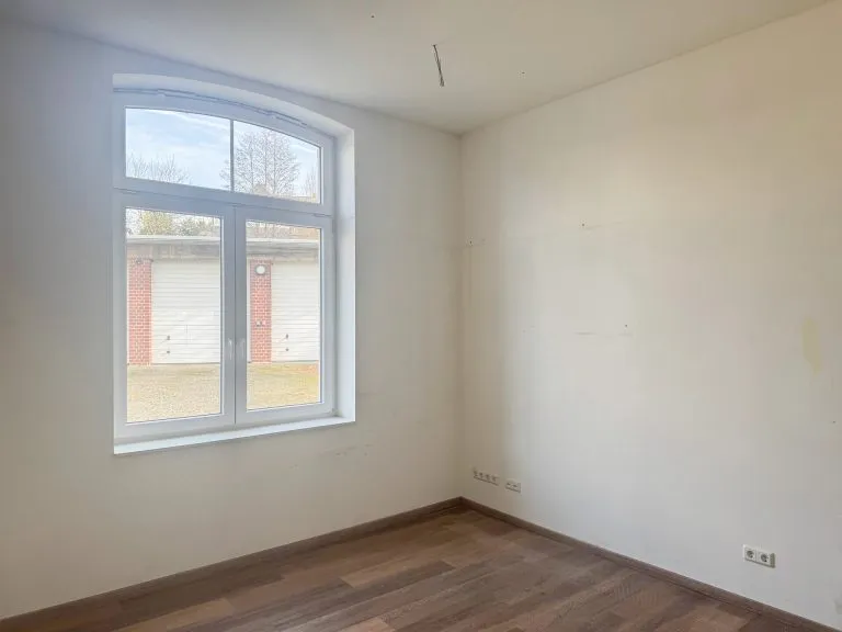 Immobilienangebot - Windeck / Schladern - Alle - Attraktive Praxis- oder Bürofläche im Erdgeschoss mit Stellplätzen und optionaler Lagerfläche!