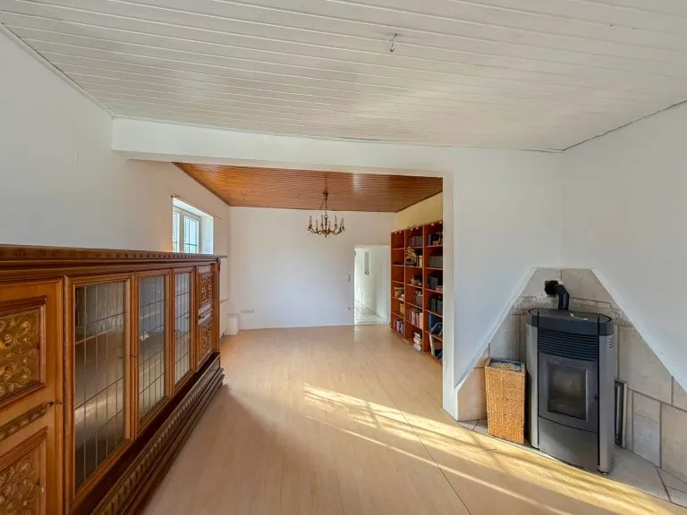 Immobilienangebot - Pracht / Niederhausen - Alle - Mehrfamilienhaus mit großem Grundstück, ehemaligem Gewerbeteil und vielfältigem Entwicklungspotenzial!
