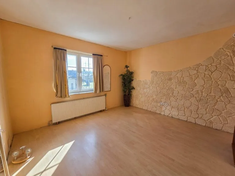 Immobilienangebot - Pracht / Niederhausen - Alle - Mehrfamilienhaus mit großem Grundstück, ehemaligem Gewerbeteil und vielfältigem Entwicklungspotenzial!