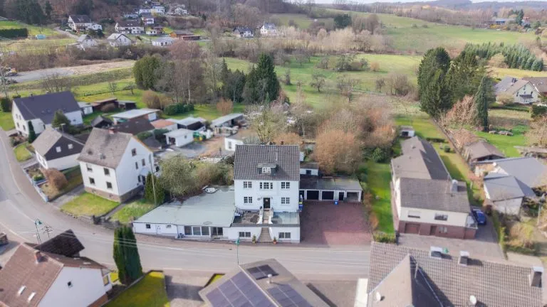 Immobilienangebot - Pracht / Niederhausen - Alle - Mehrfamilienhaus mit großem Grundstück, ehemaligem Gewerbeteil und vielfältigem Entwicklungspotenzial!