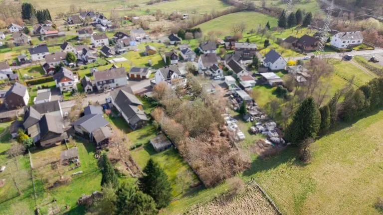 Immobilienangebot - Pracht / Niederhausen - Alle - Mehrfamilienhaus mit großem Grundstück, ehemaligem Gewerbeteil und vielfältigem Entwicklungspotenzial!