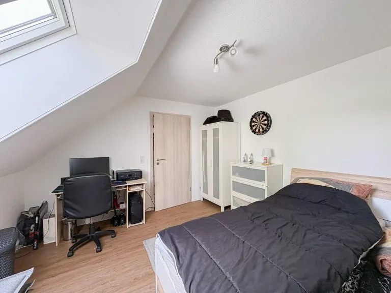 Immobilienangebot - Waldbröl - Alle - Gepflegtes Zweifamilienhaus mit vermieteter Wohneinheit und Entwicklungsmöglichkeit nahe Waldbröl!
