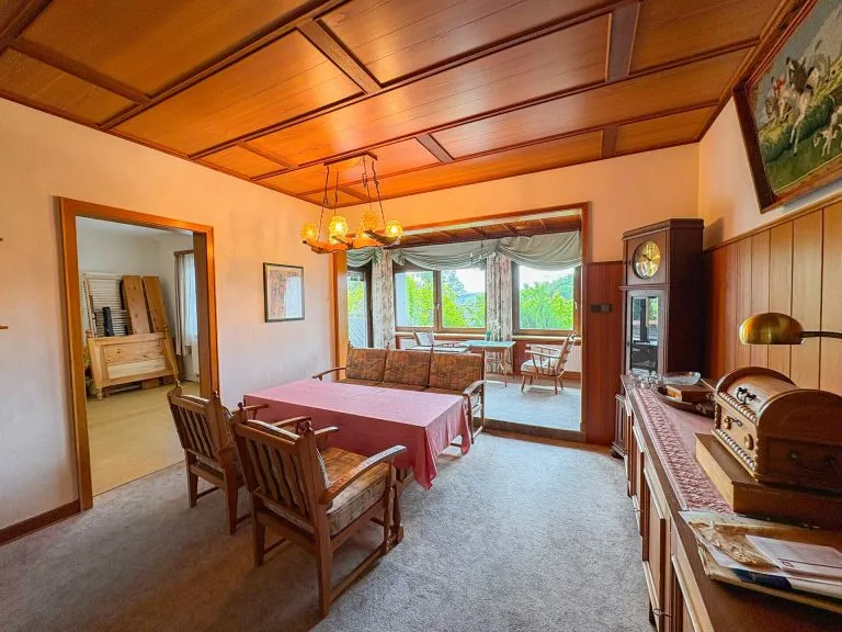 Immobilienangebot - Waldbröl - Alle - Gepflegtes Zweifamilienhaus mit vermieteter Wohneinheit und Entwicklungsmöglichkeit nahe Waldbröl!